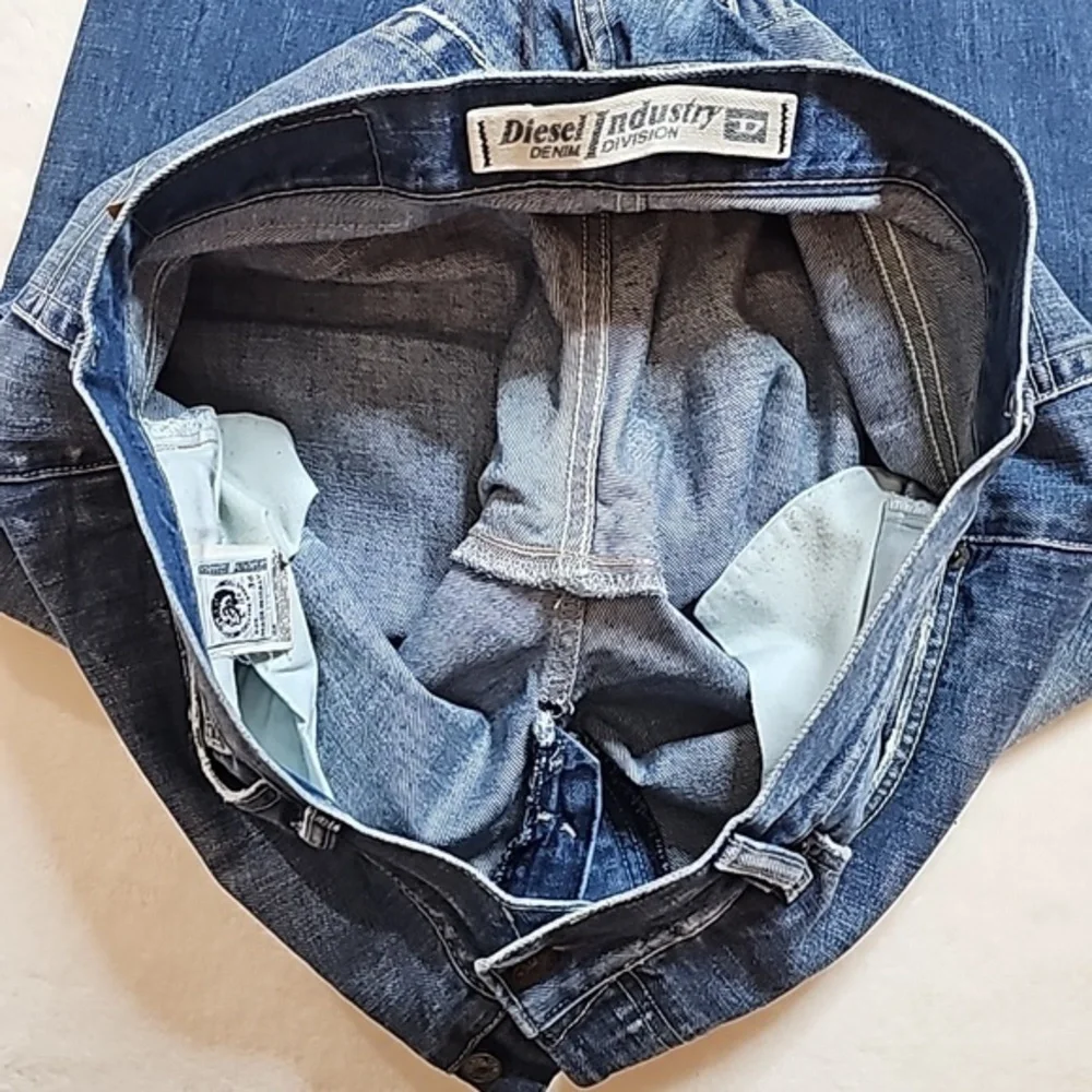 Diesel Industry Denim Division Jeans. Men's Size: Waist 36x32 1/2 Inseam.